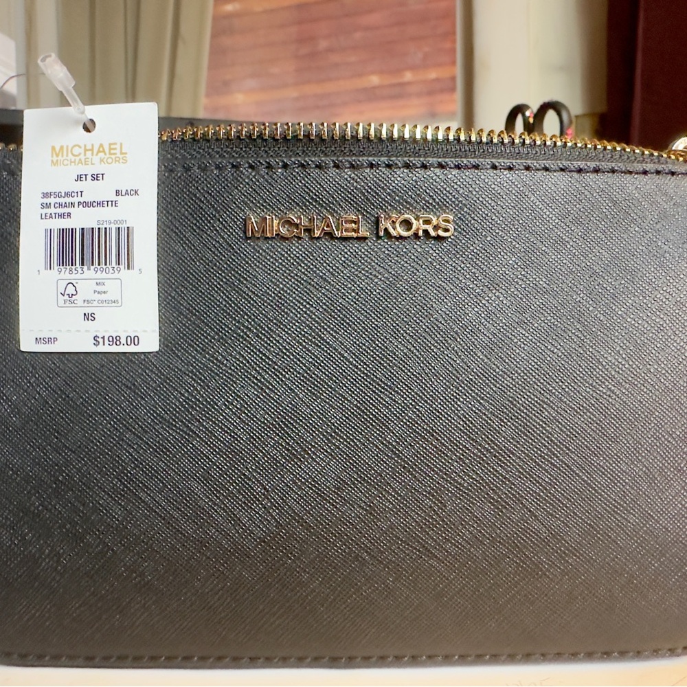 Michael Kors Jetset black leather small pouchette with MK on gold chain. NWT - Picture 4 of 4